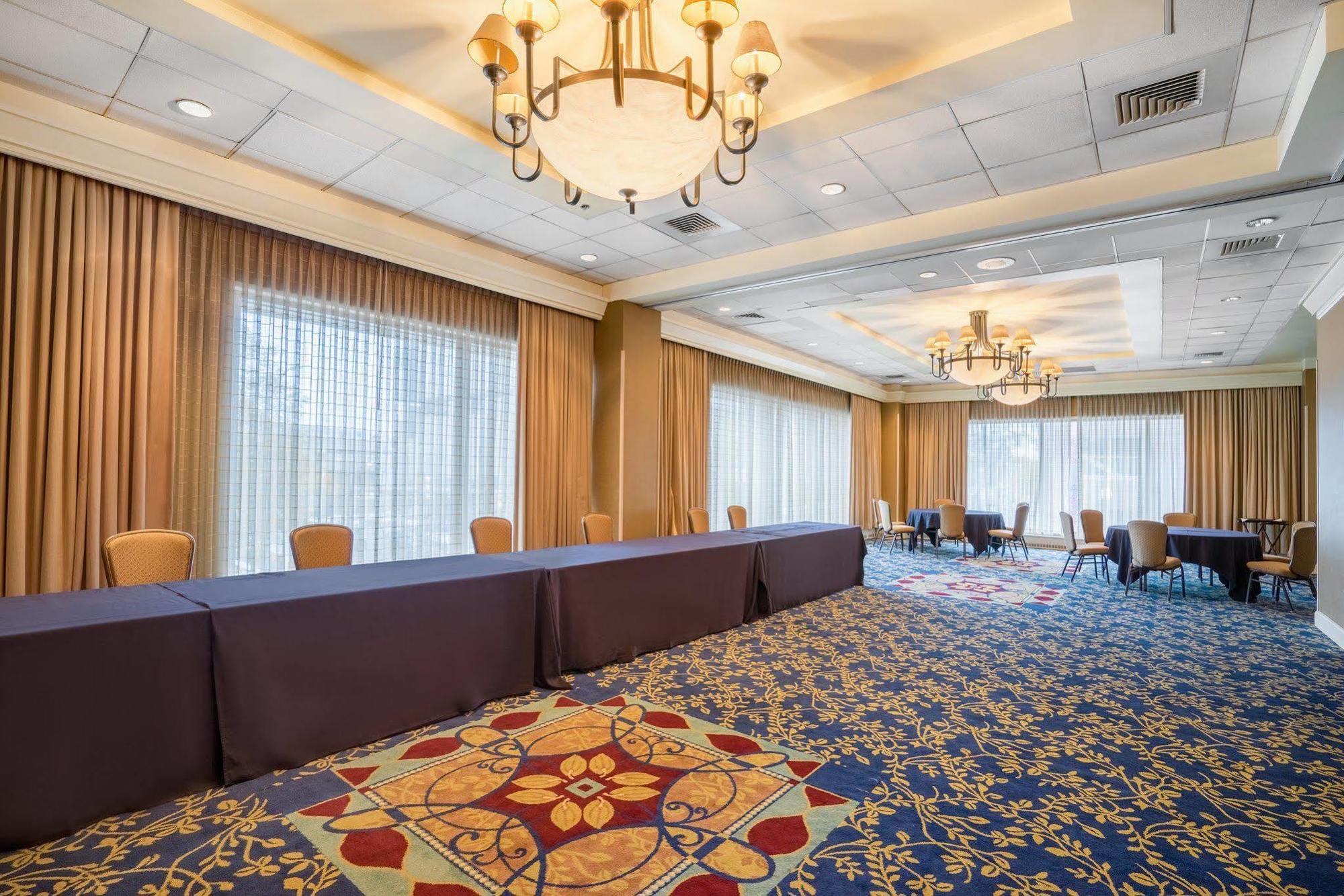 Crowne Plaza Harrisburg-hershey By Ihg Hotel 4*